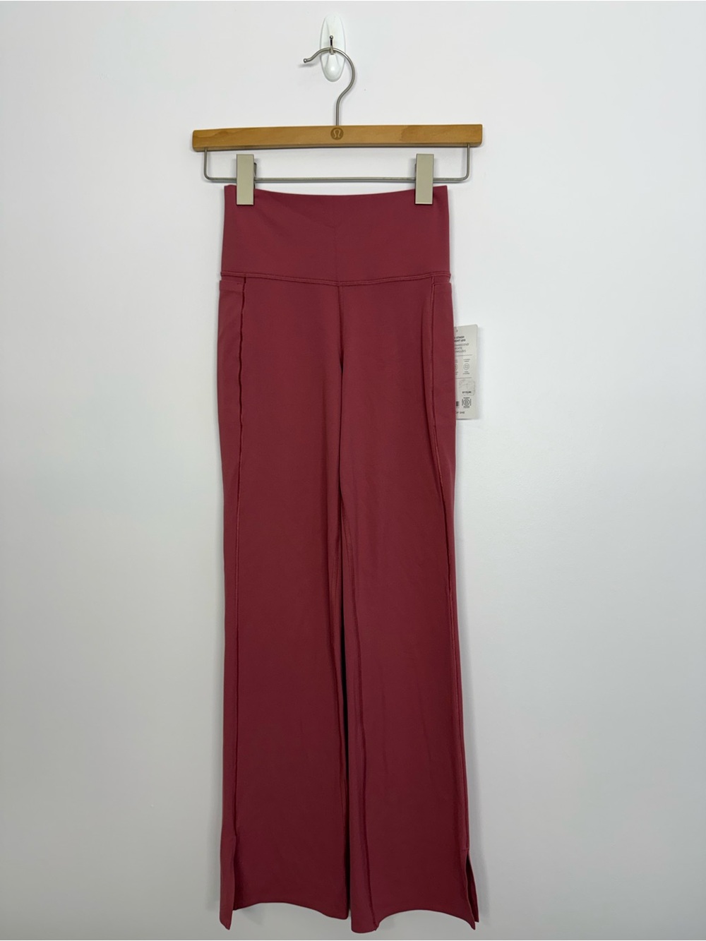 Athleta Transcend Stash Crop Straight Leg Berry Color Sz Small Inseam 27.5” NWT